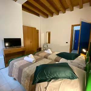 https://casa-santa-caterina-e-sant-antonio.hotelinveneto.com
